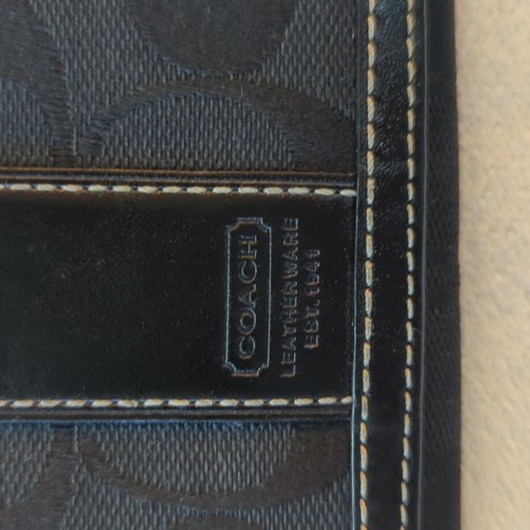 COACH | Women's Signature Wallet in Canvas & Black Leather - Picture 3 of 8